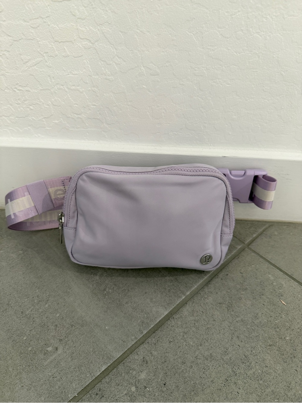 Lululemon everywhere belt bag